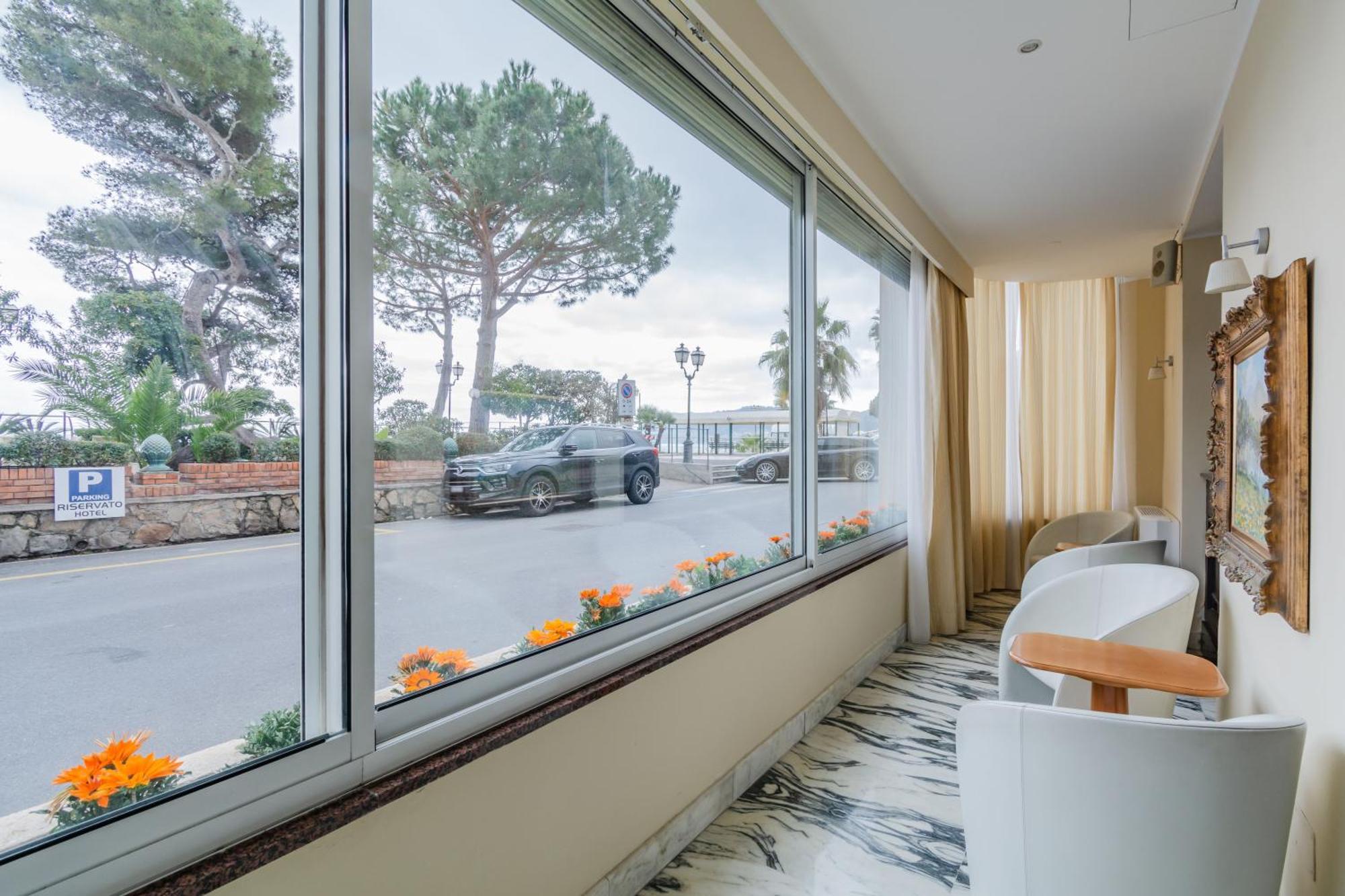 Hotiday Room Collection - Mediterranee Alassio Exterior foto